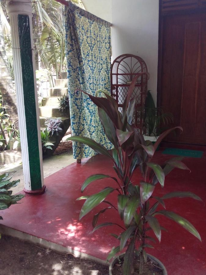 Yunal'S Place Matara Exterior photo